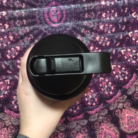 40oz Black HydroFlask - Picture 2 of 3